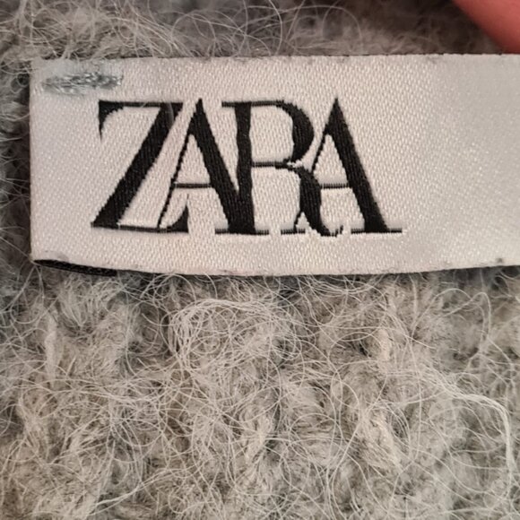 Zara Womens Cardigan Size M Light Gray Chunky Knit Long with Pockets and Buttons - Picture 4 of 14